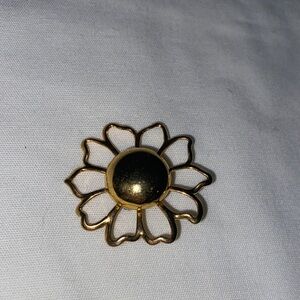 Vintage Gold Tone Flower Brooch